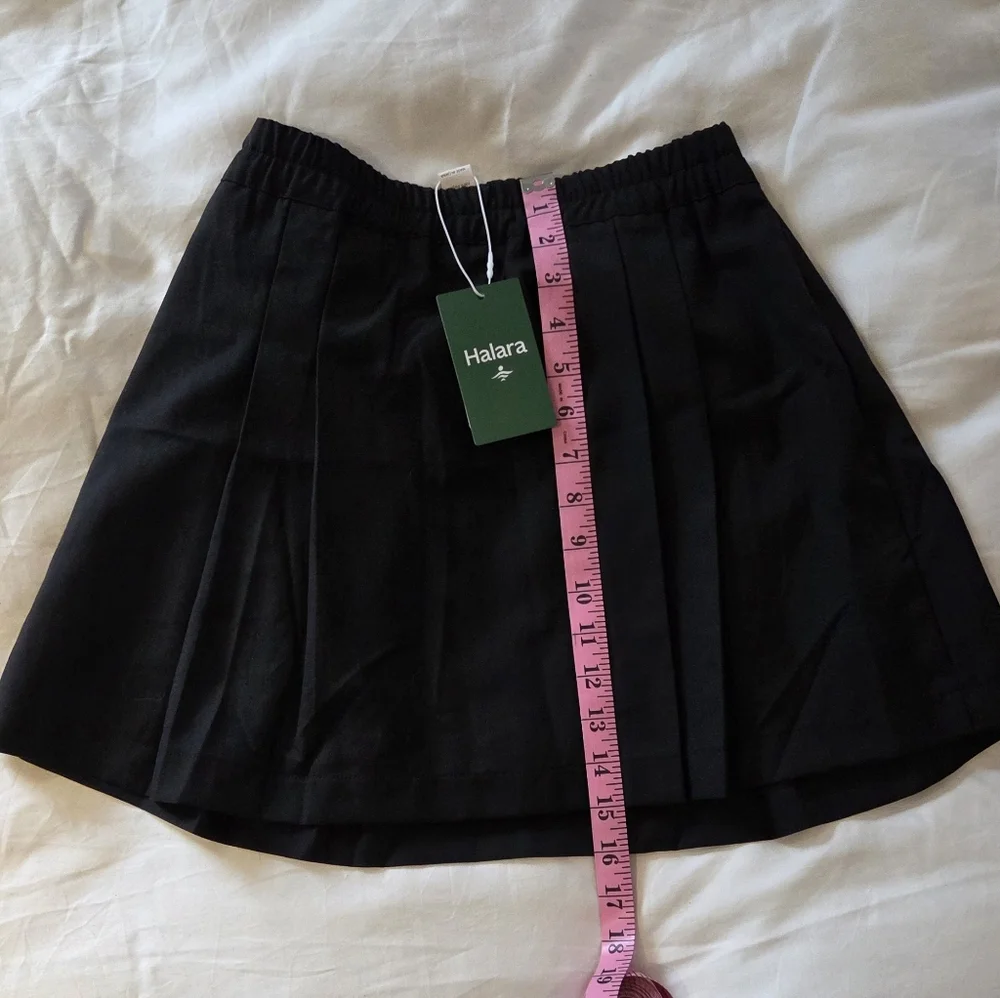 HALARA Black Pleated Skater Skirt with Built-In Shorts - Picture 4 of 6